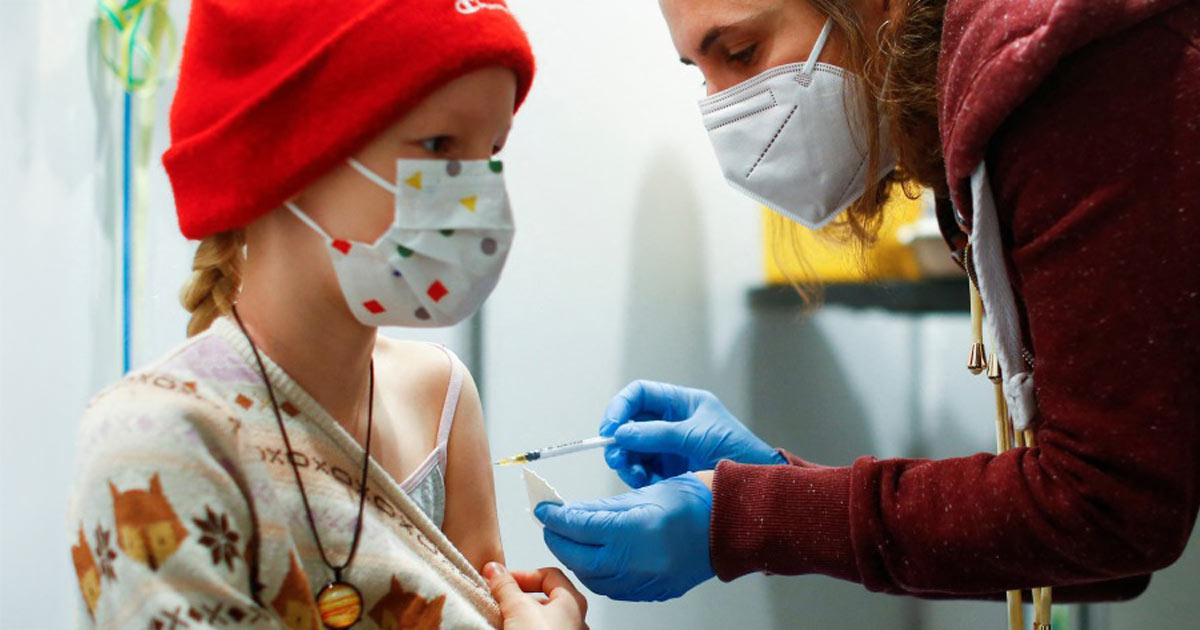 5,000 Americans Killed by Covid 'Vaccines' Every Week, Insurance Data Shows - Slay News